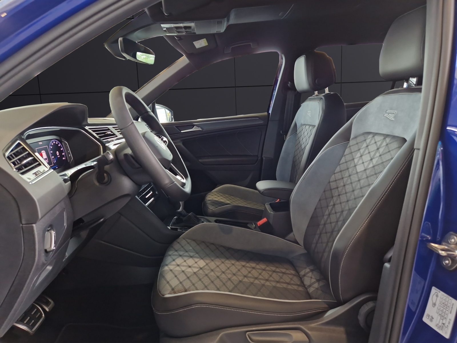 Fahrzeugabbildung Volkswagen Tiguan R-Line 4M MATRIX ACC 20
