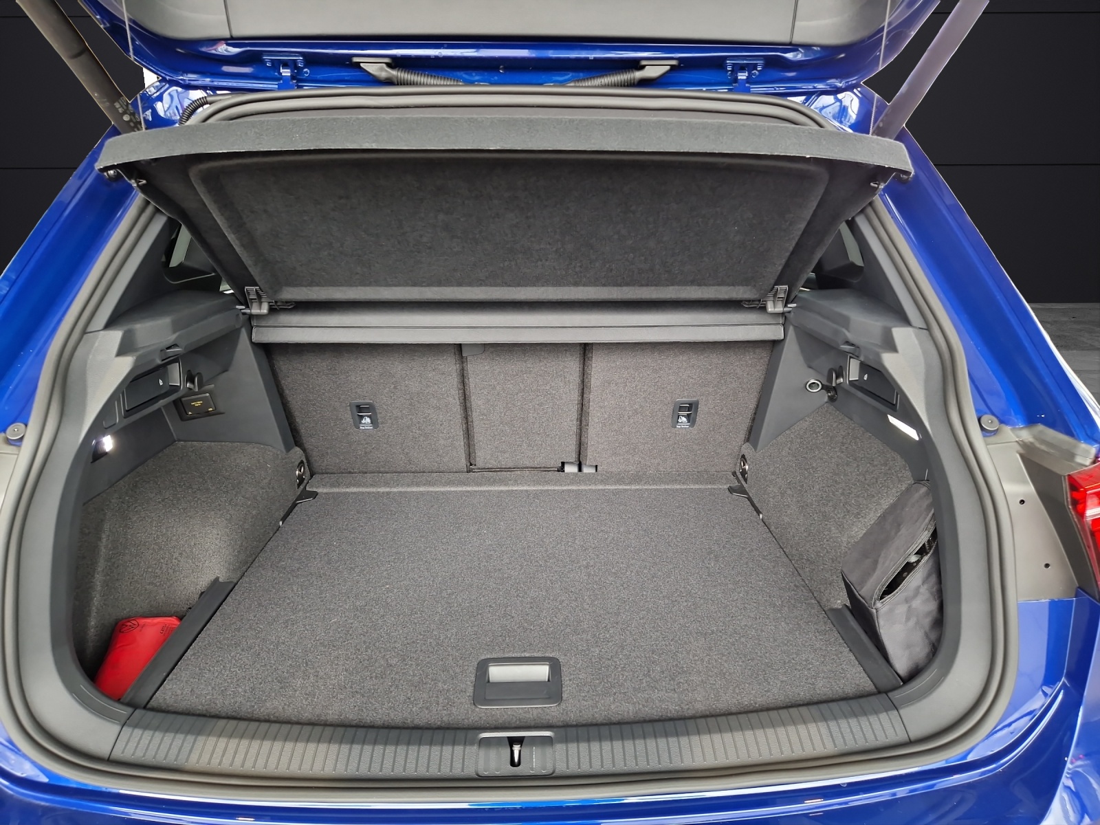 Fahrzeugabbildung Volkswagen Tiguan R-Line 4M MATRIX ACC 20