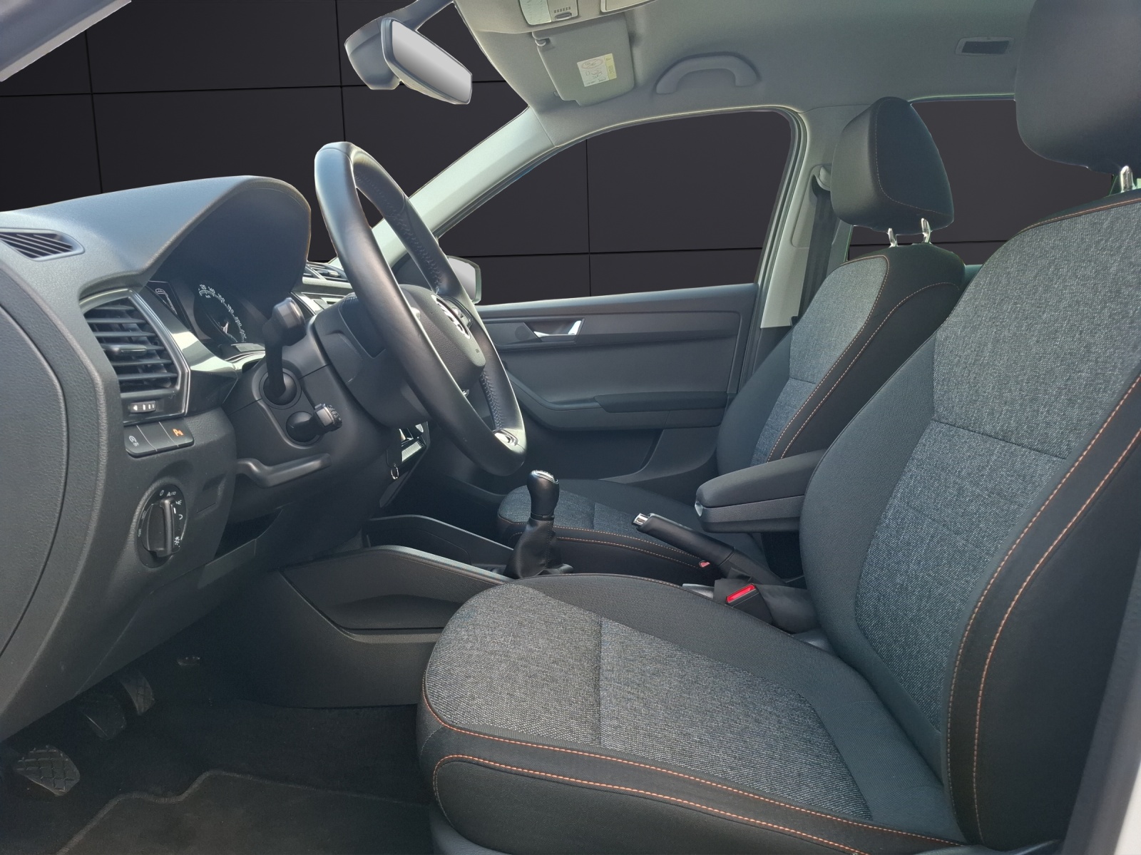 Fahrzeugabbildung SKODA Fabia Combi TSI Ambition LED Navi ACC PDC SH LM