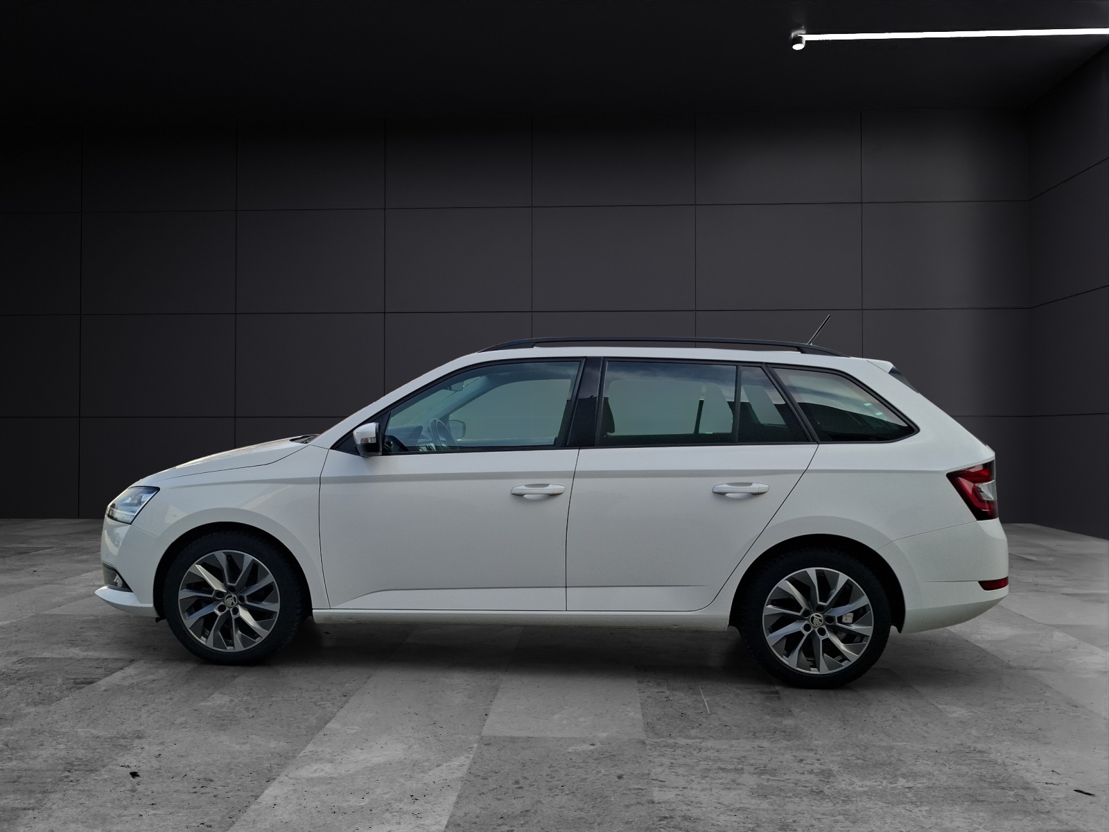 Fahrzeugabbildung SKODA Fabia Combi TSI Ambition LED Navi ACC PDC SH LM