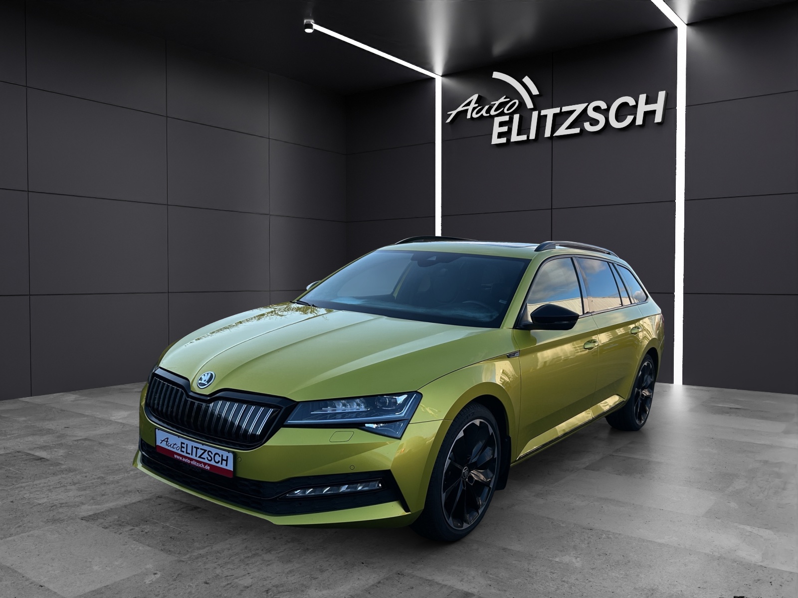 Fahrzeugabbildung SKODA Superb Combi Sportline iV Matrix STH AHK SH PANO Canton Navi Klima