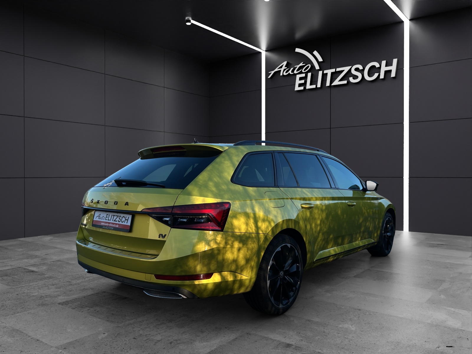Fahrzeugabbildung SKODA Superb Combi Sportline iV Matrix STH AHK SH PANO Canton Navi Klima