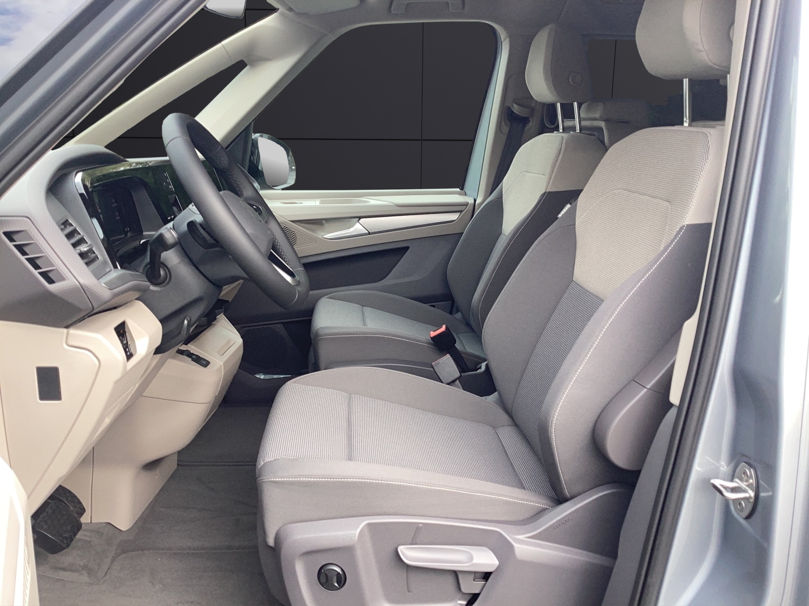 Fahrzeugabbildung Volkswagen T7 Multivan TDI Life 7 DSG ACC AHK LED PDK SITZH.