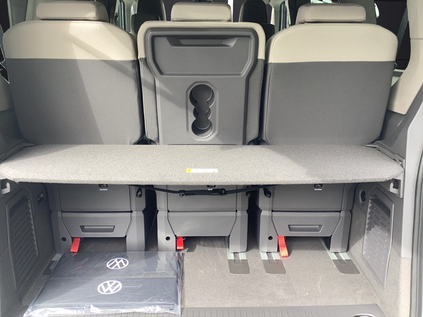 Fahrzeugabbildung Volkswagen T7 Multivan TDI Life 7 DSG ACC AHK LED PDK SITZH.