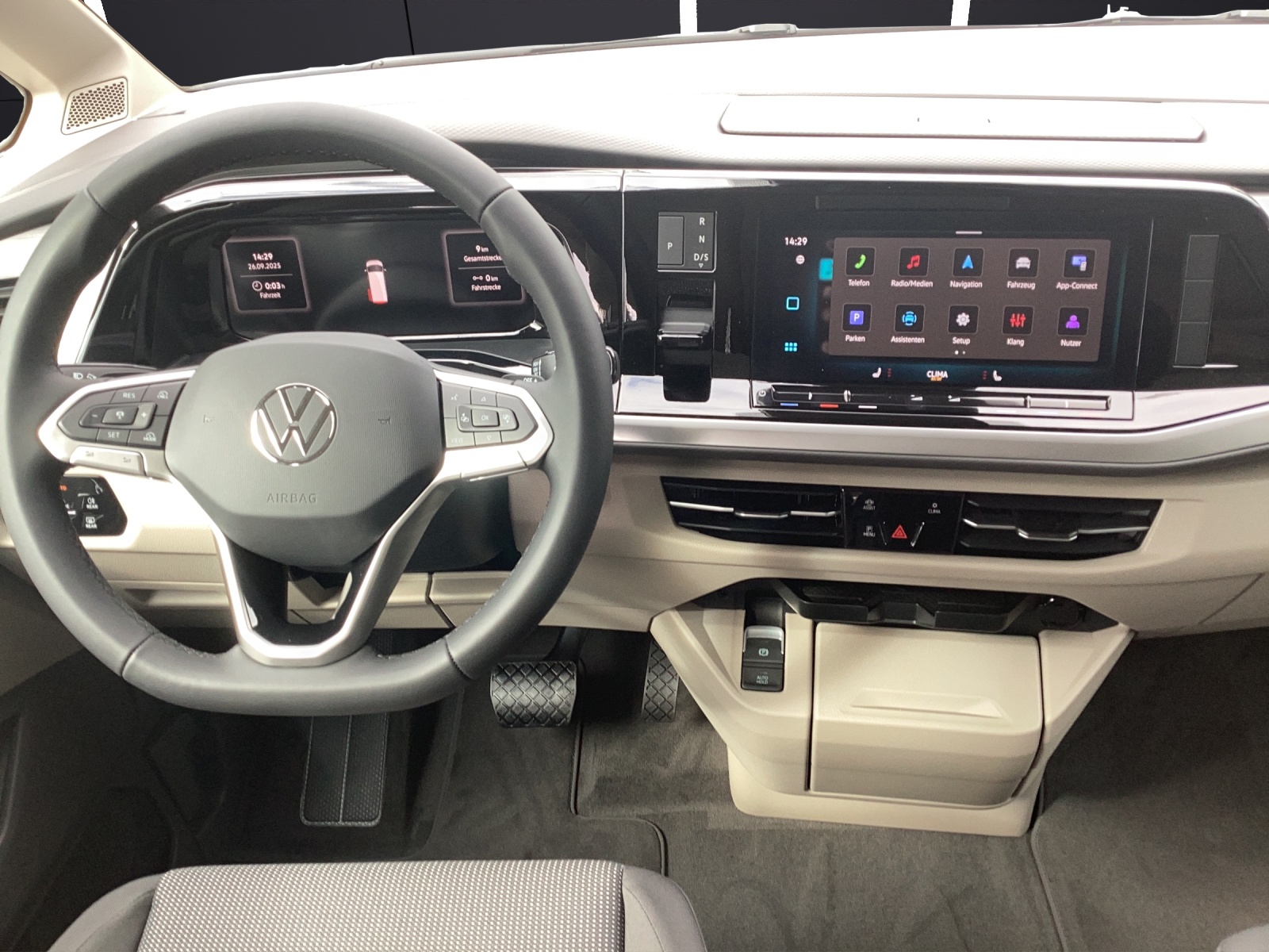 Fahrzeugabbildung Volkswagen T7 Multivan TDI Life 7 DSG ACC AHK LED PDK SITZH.