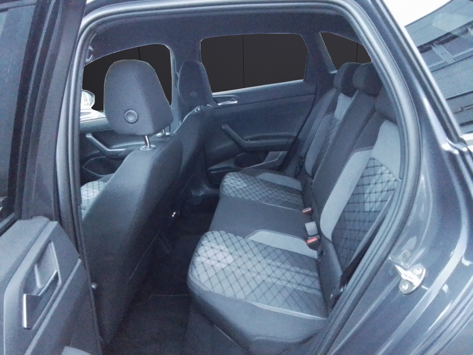 Fahrzeugabbildung Volkswagen Taigo R-line DSG MATRIX ACC AID NAVI 17