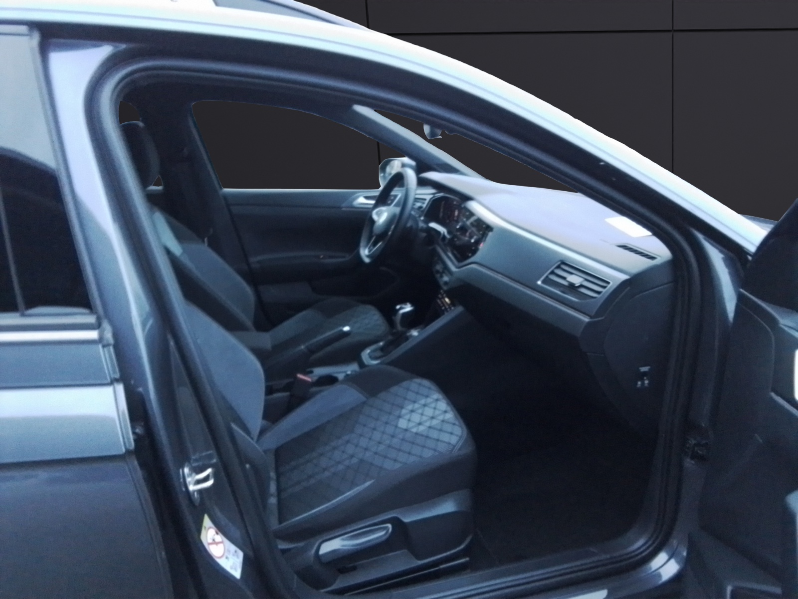 Fahrzeugabbildung Volkswagen Taigo R-line DSG MATRIX ACC AID NAVI 17