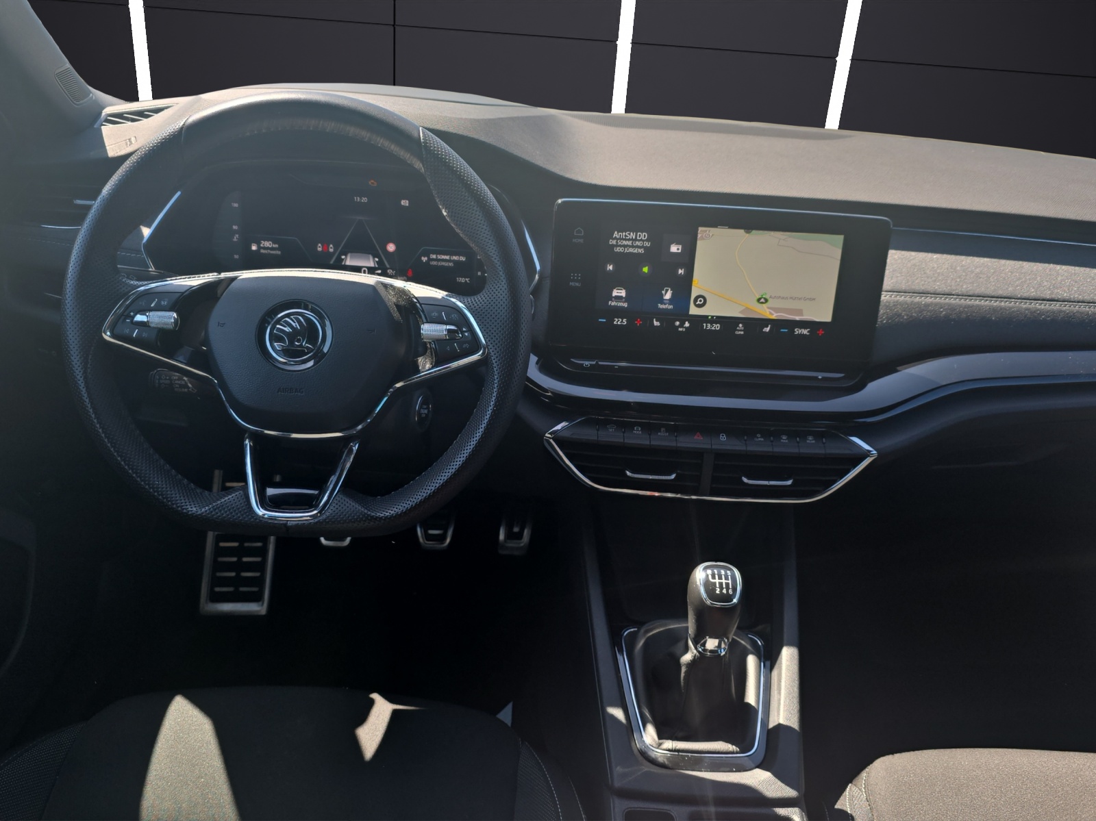 Fahrzeugabbildung SKODA Octavia Combi Style 1.5 TSI Matrix Navi AHK ACC SHZ