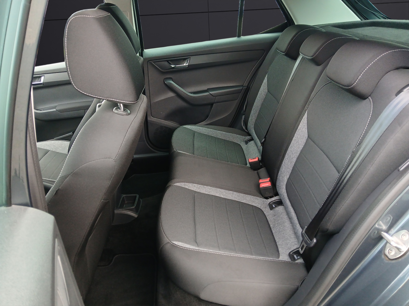 Fahrzeugabbildung SKODA Fabia TSI Drive-125 Climatronic GRA PDC SH LM