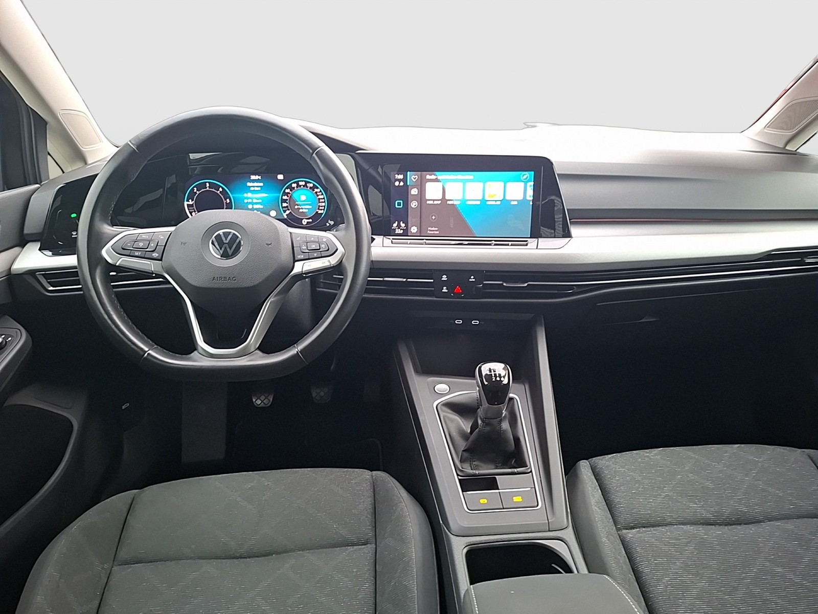 Fahrzeugabbildung Volkswagen Golf VIII TDI Life LED AHK Navi AID ACC PDC SHZ