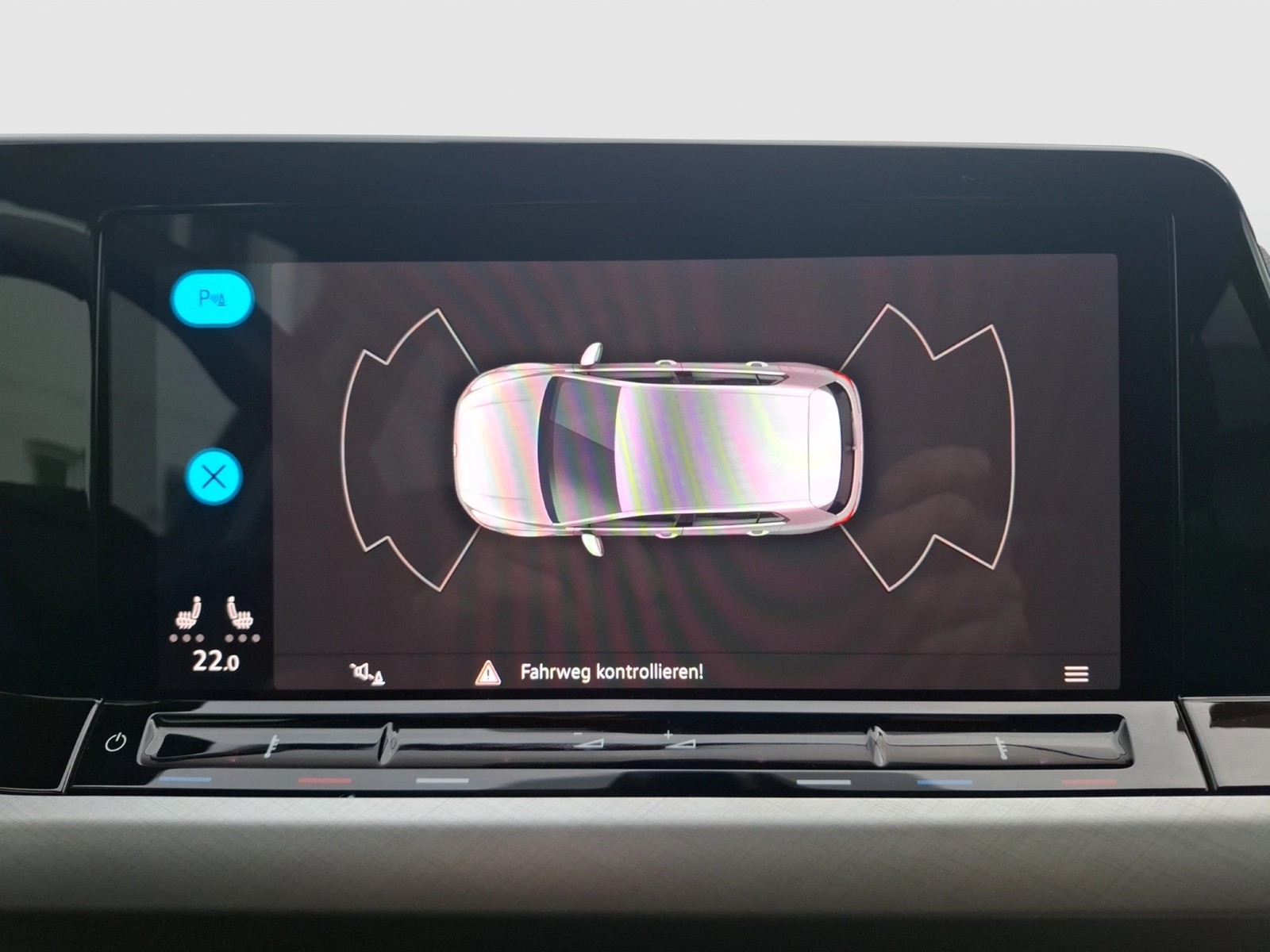Fahrzeugabbildung Volkswagen Golf VIII TDI Life LED AHK Navi AID ACC PDC SHZ