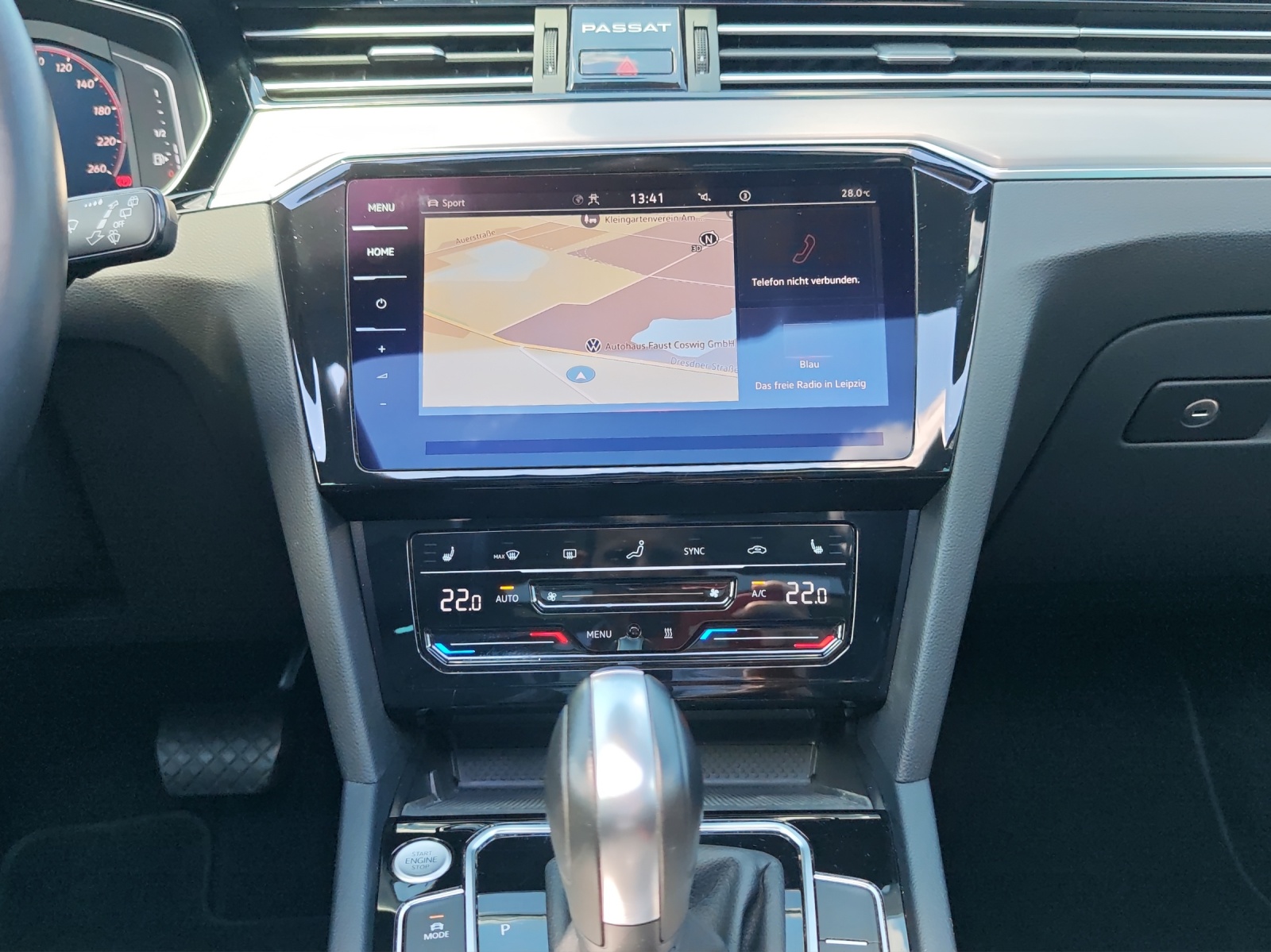 Fahrzeugabbildung Volkswagen Passat Variant TSI Elegance DSG 4M Matrix Navi ACC Sthzg. DCC Pano SH