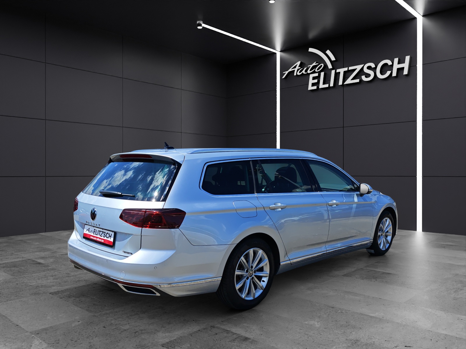 Fahrzeugabbildung Volkswagen Passat Variant TSI Elegance DSG 4M Matrix Navi ACC Sthzg. DCC Pano SH