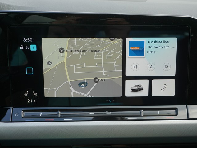 Fahrzeugabbildung Volkswagen Golf VIII TSI Life LED Navi AID ACC PDC SH LM