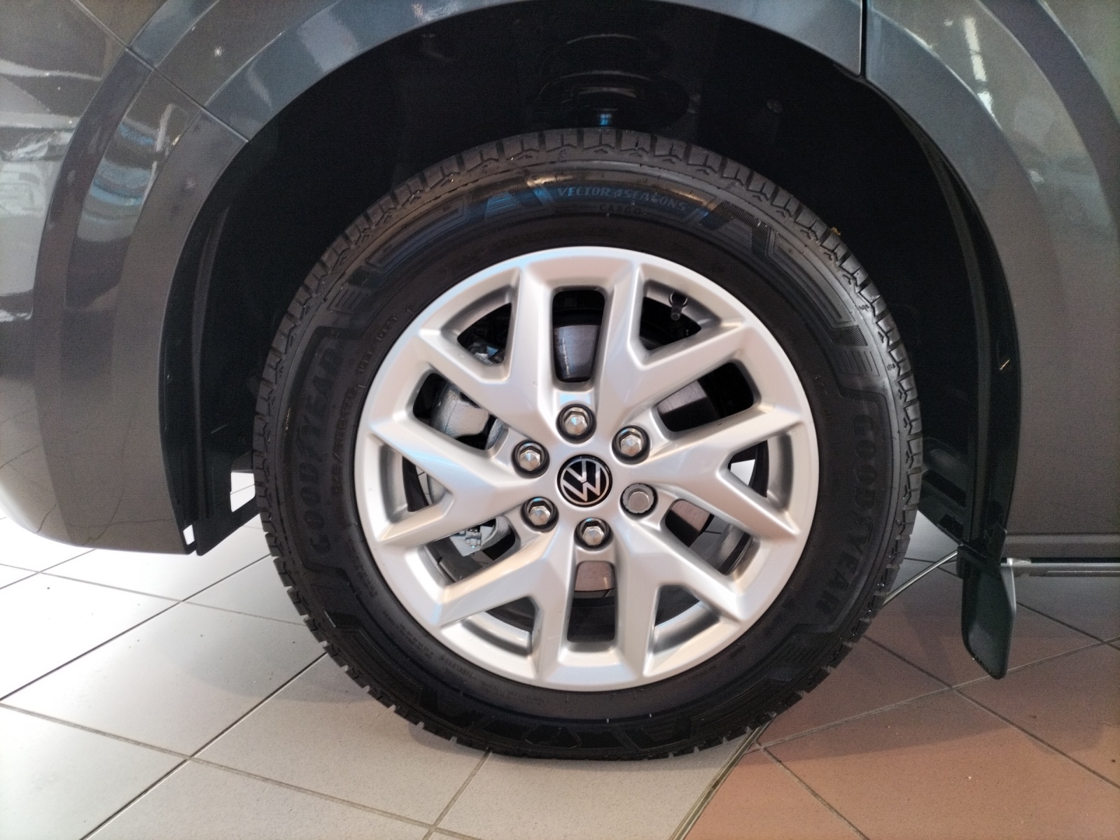 Fahrzeugabbildung Volkswagen Caravelle TDI Style 125 kW, AHK, NAVI, SITZH.,Dynamic Light Assist