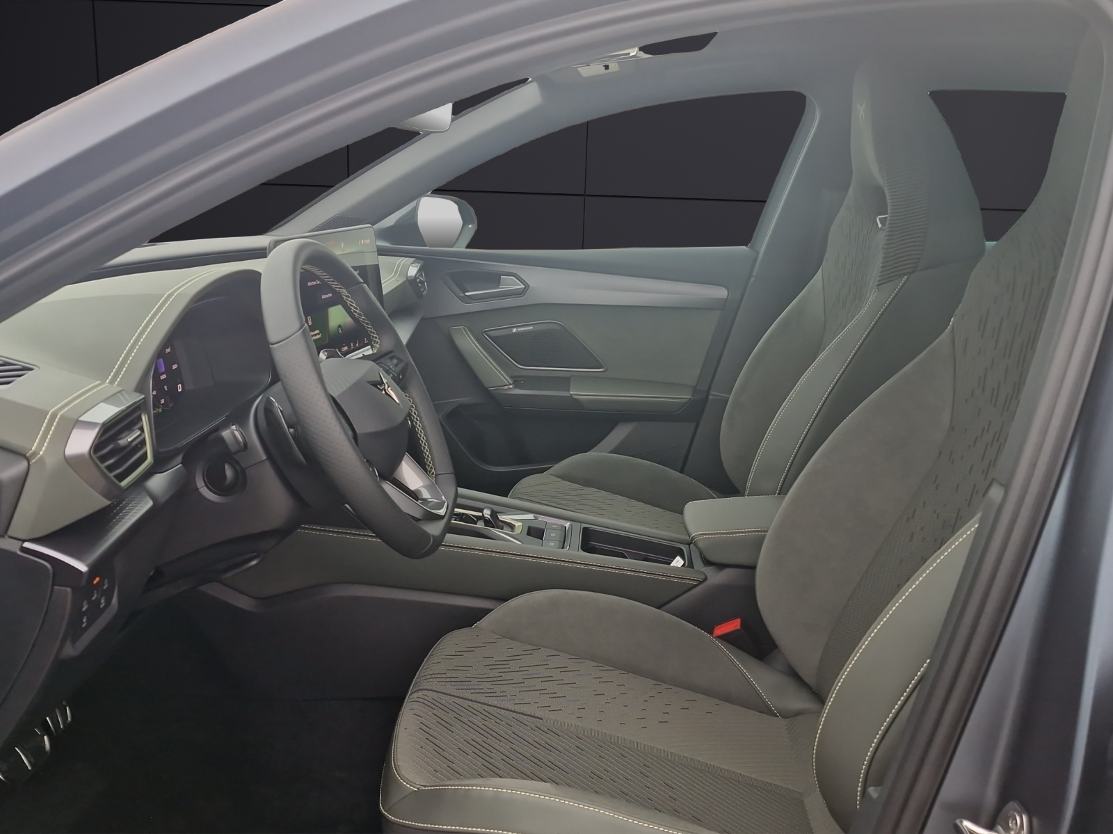 Fahrzeugabbildung CUPRA Leon Sportstourer 2.0 TSI 4Drive VZ AHZ Matrix Panoramadach