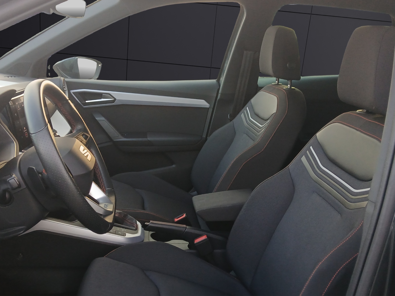 Fahrzeugabbildung SEAT Arona TSI FR-Line DSG LED Navi AID ACC RFK SH LM