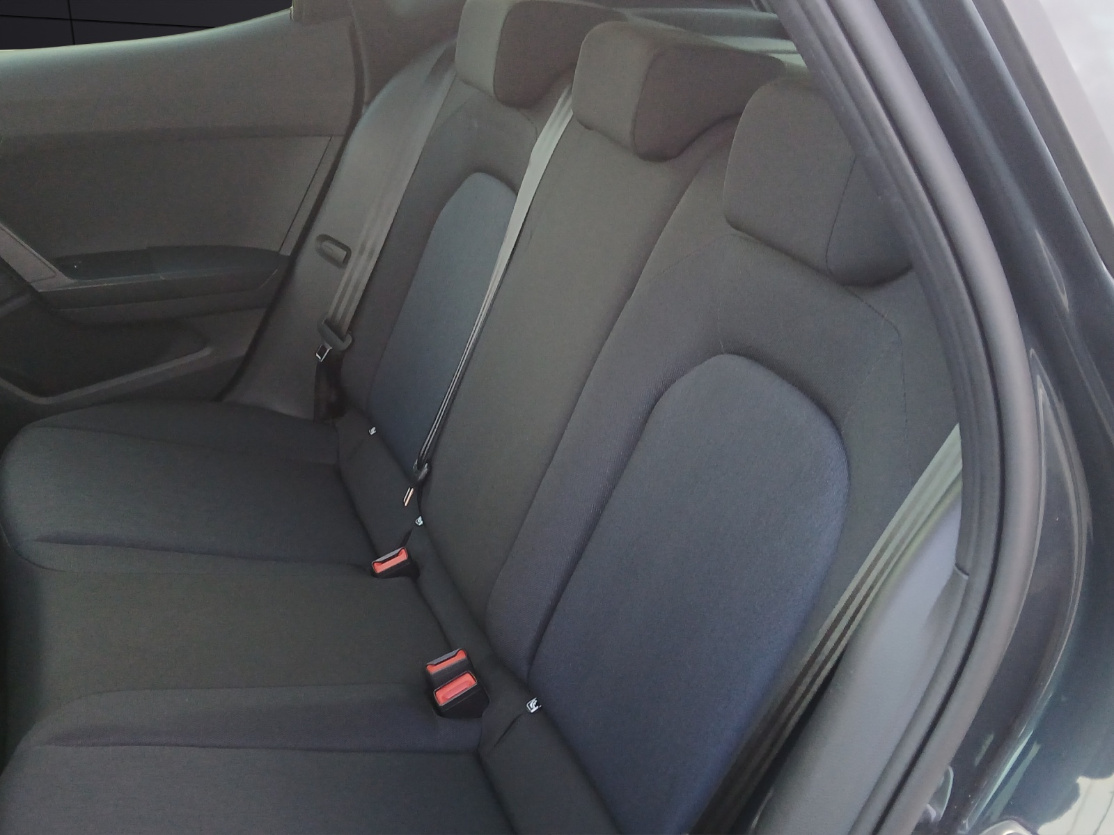 Fahrzeugabbildung SEAT Arona TSI FR-Line DSG LED Navi AID ACC RFK SH LM