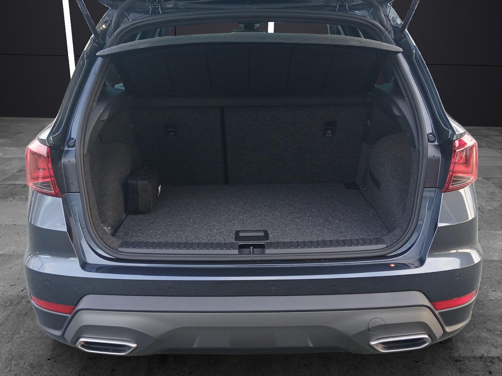 Fahrzeugabbildung SEAT Arona TSI FR-Line DSG LED Navi AID ACC RFK SH LM