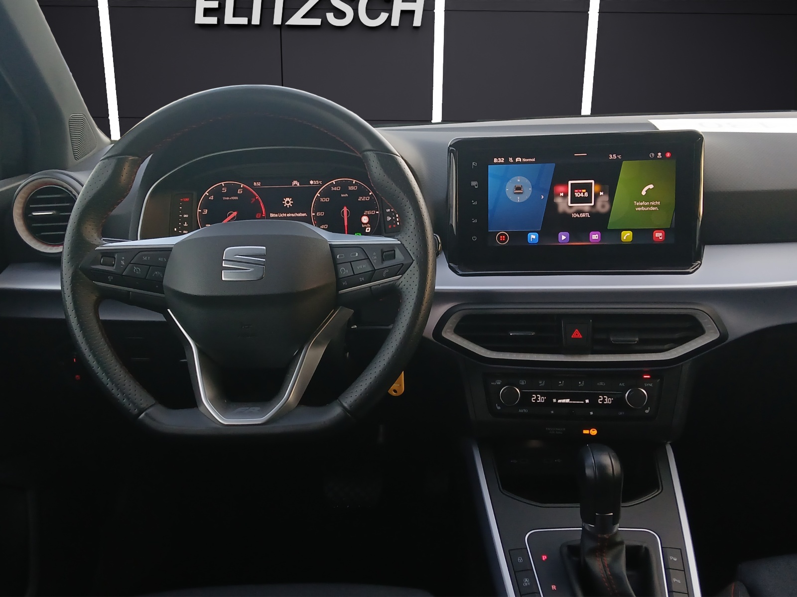 Fahrzeugabbildung SEAT Arona TSI FR-Line DSG LED Navi AID ACC RFK SH LM