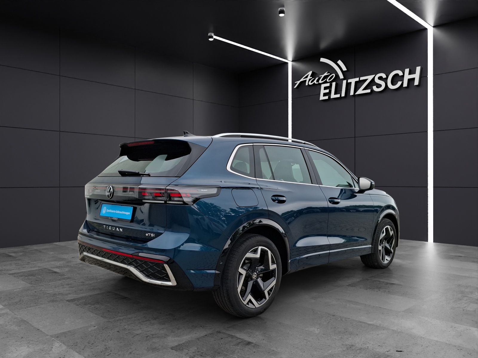 Fahrzeugabbildung Volkswagen Tiguan eTSI R-Line DSG Standhzg. Matrix AHK Navi AID HUD ACC RFK SH