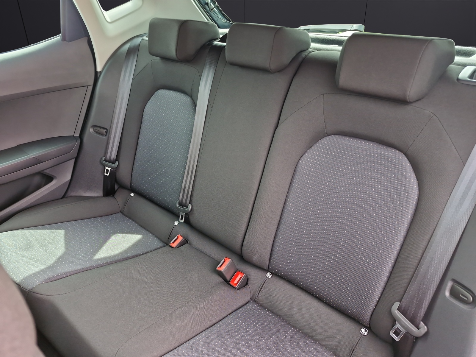 Fahrzeugabbildung SEAT Ibiza Road Edition 1.0 TSI DSG NAVI PDC KAMERA