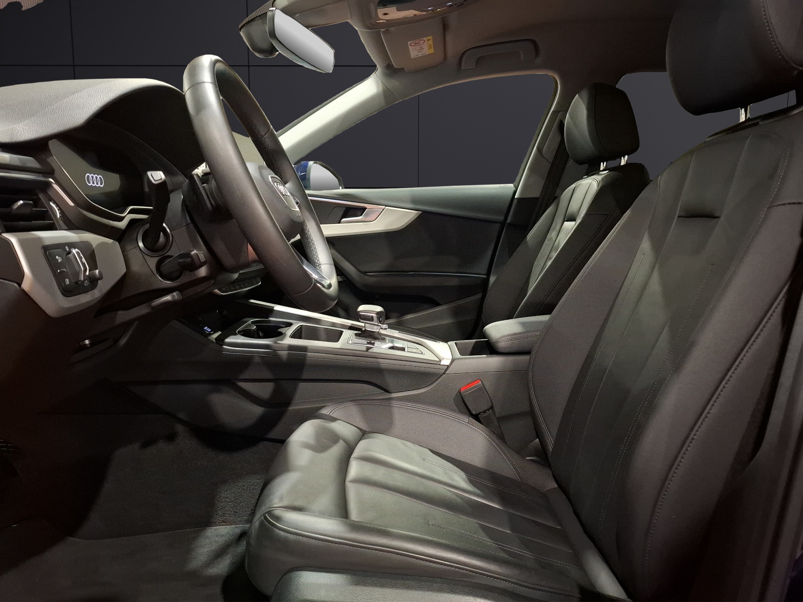 Fahrzeugabbildung Audi A4 Allroad 45 TFSI quattro S-tronic Standhzg LED AHK Navi AVC ACC Leder SH