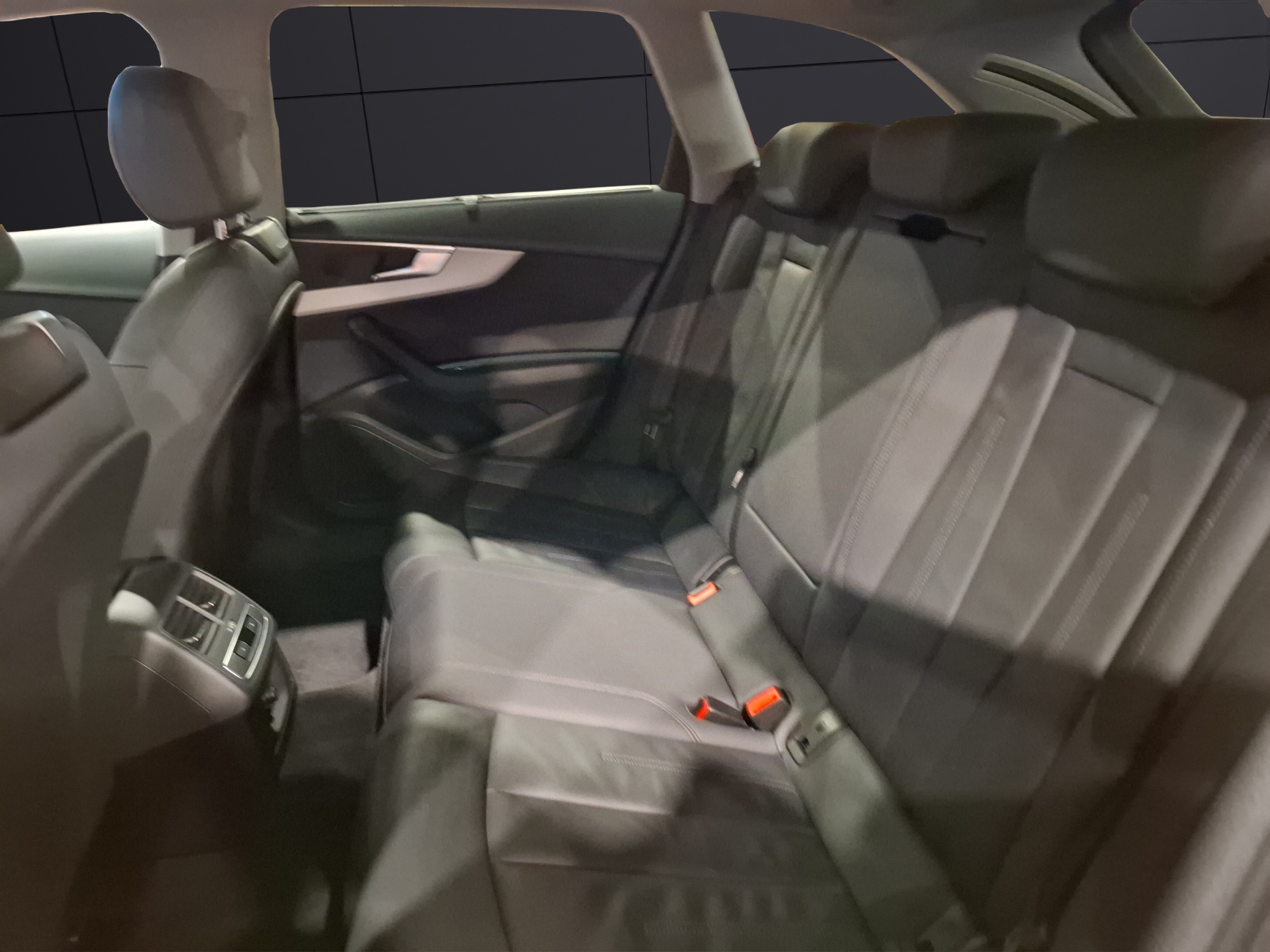 Fahrzeugabbildung Audi A4 Allroad 45 TFSI quattro S-tronic Standhzg LED AHK Navi AVC ACC Leder SH