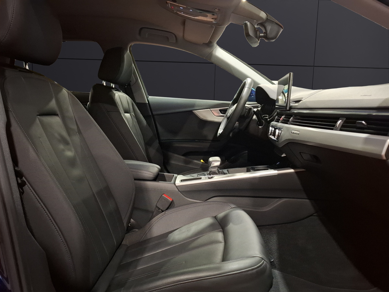 Fahrzeugabbildung Audi A4 Allroad 45 TFSI quattro S-tronic Standhzg LED AHK Navi AVC ACC Leder SH