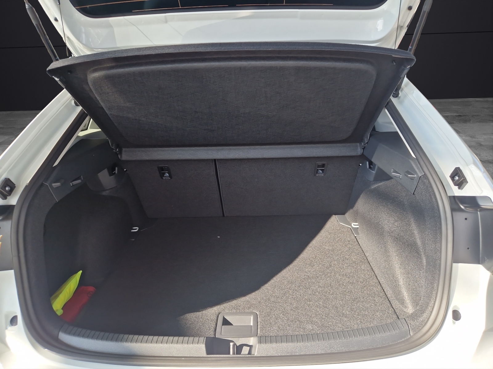 Fahrzeugabbildung Volkswagen Taigo 1.5 Goal IQ-LED NAVI KESSY RearView