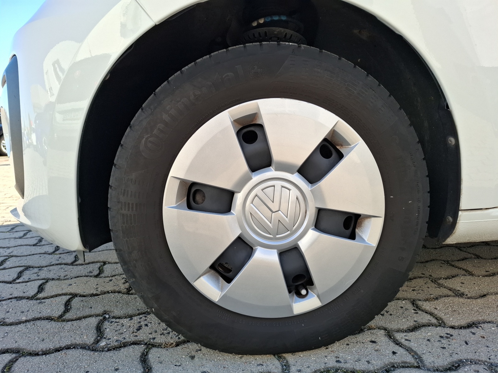 Fahrzeugabbildung Volkswagen up! Klima DAB SH