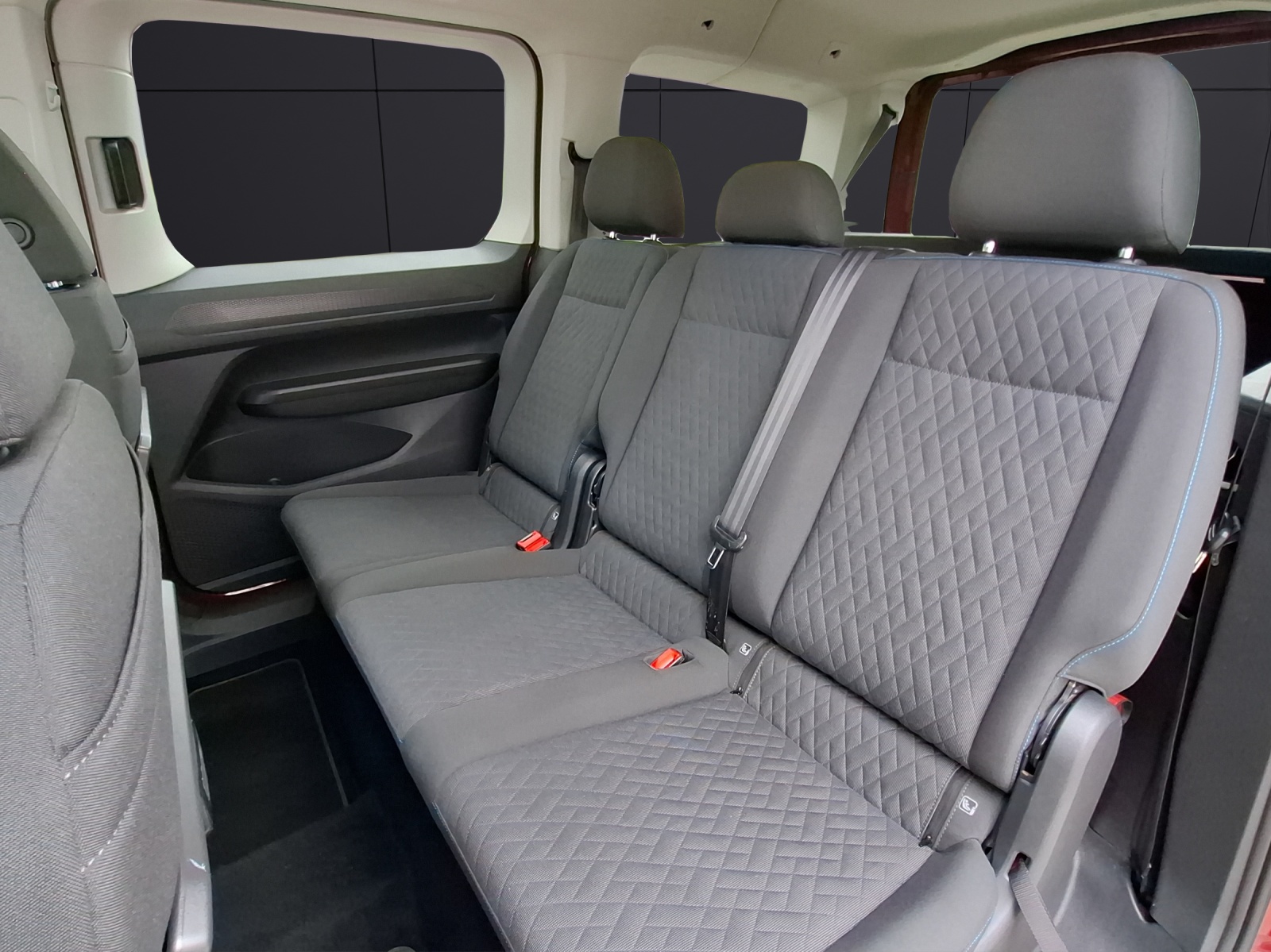 Fahrzeugabbildung Volkswagen Caddy TSI Maxi Move DSG 7-Si LED Navi AID Pano ACC RFK SH 18