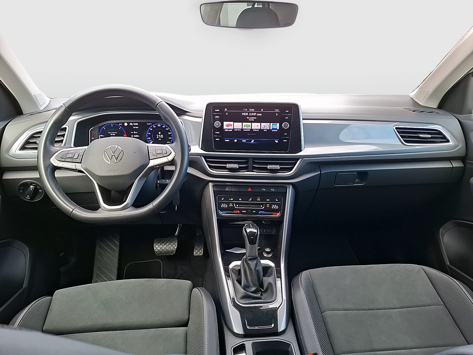 Fahrzeugabbildung Volkswagen T-Roc TDI Style DSG Matrix AHK Navi AID ACC RFK SH