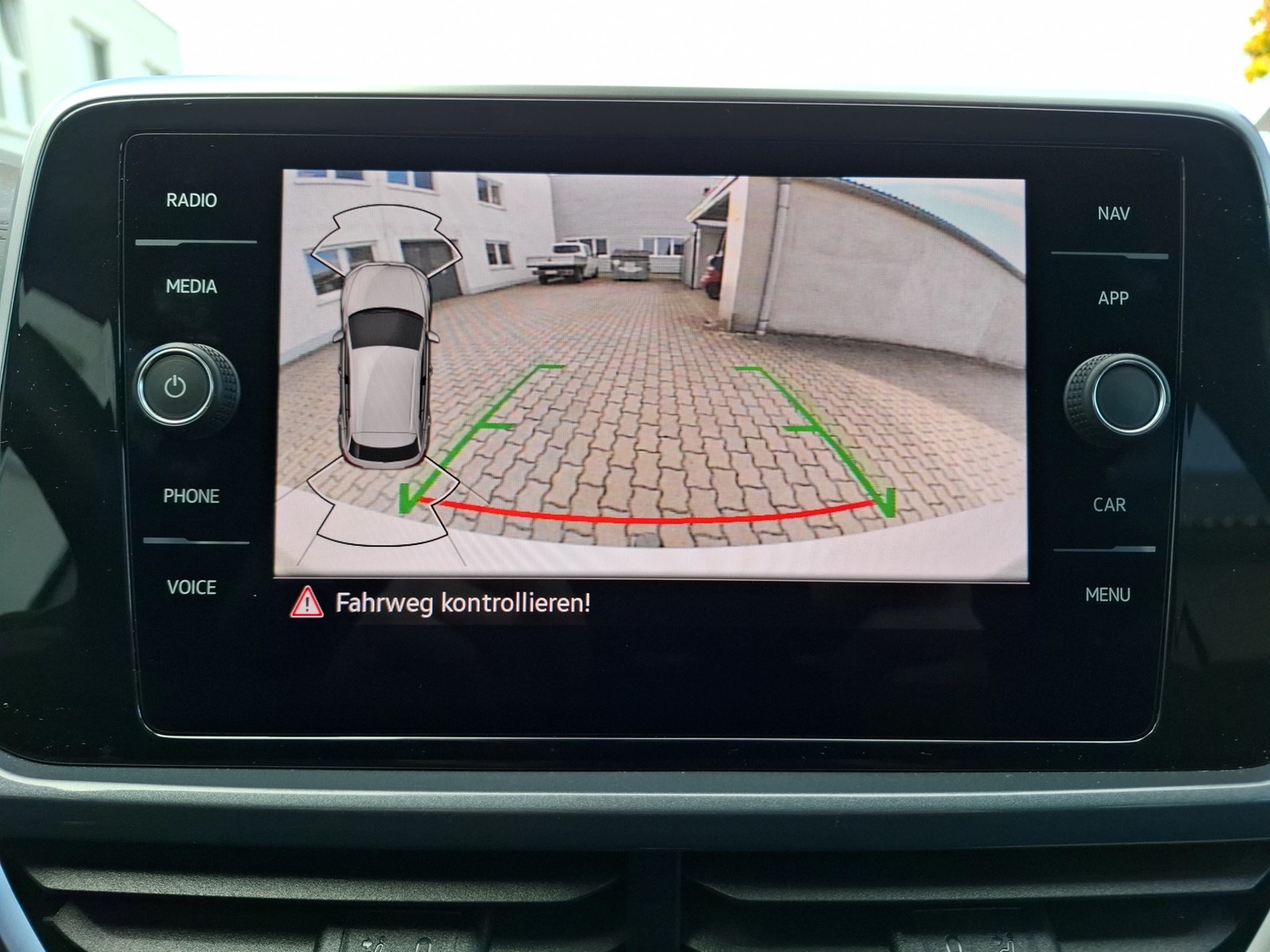 Fahrzeugabbildung Volkswagen T-Roc TDI Style DSG Matrix AHK Navi AID ACC RFK SH