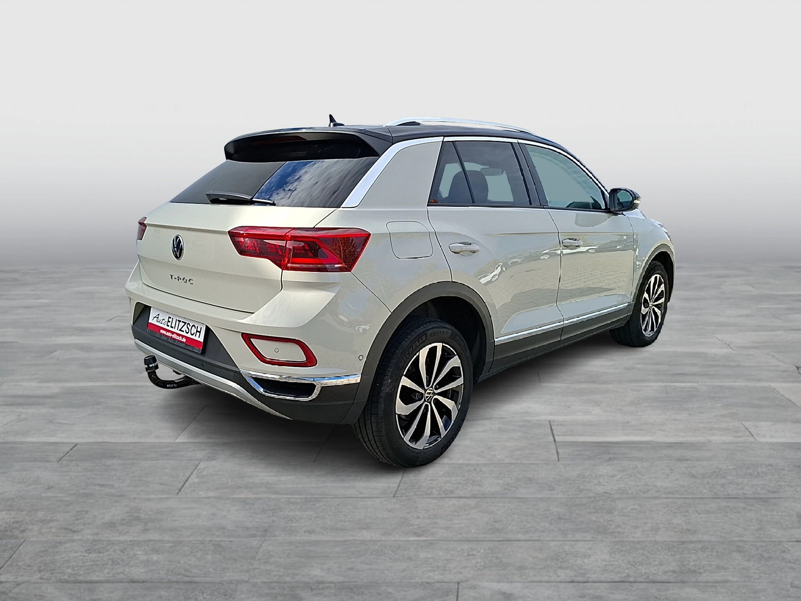 Fahrzeugabbildung Volkswagen T-Roc TDI Style DSG Matrix AHK Navi AID ACC RFK SH
