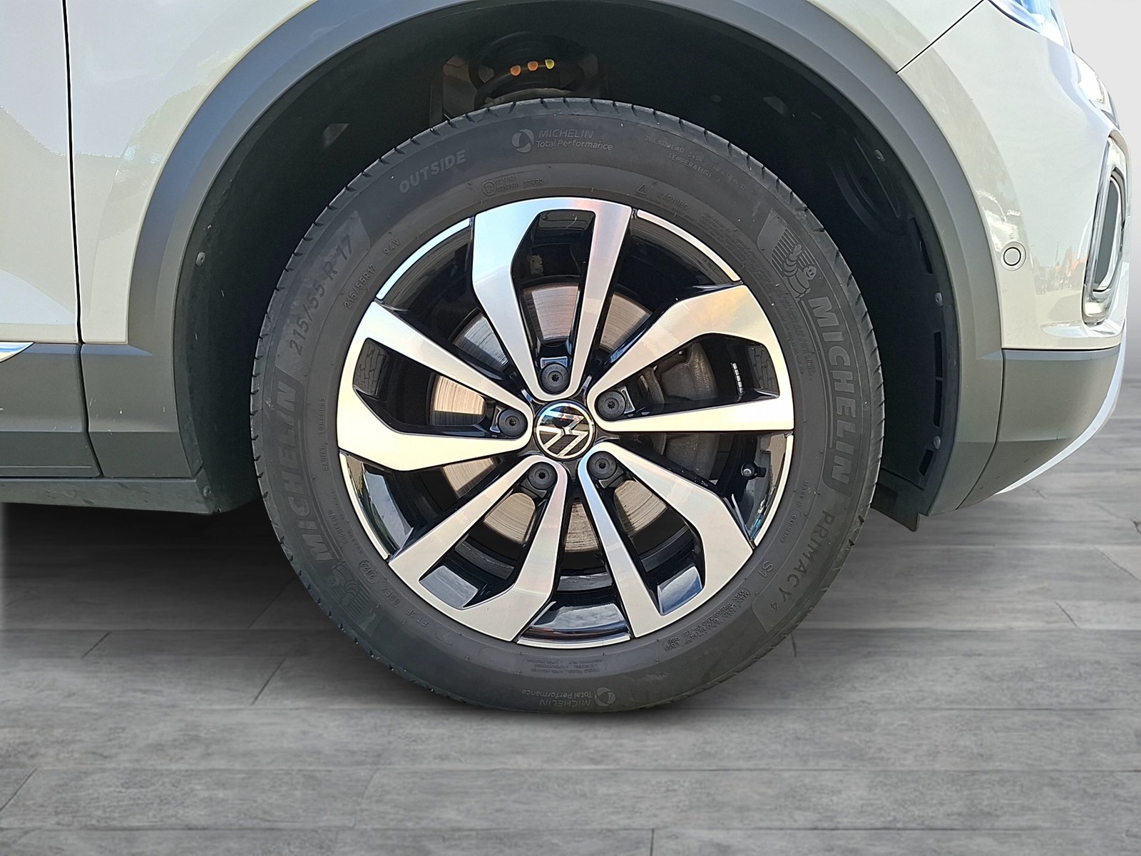 Fahrzeugabbildung Volkswagen T-Roc TDI Style DSG Matrix AHK Navi AID ACC RFK SH