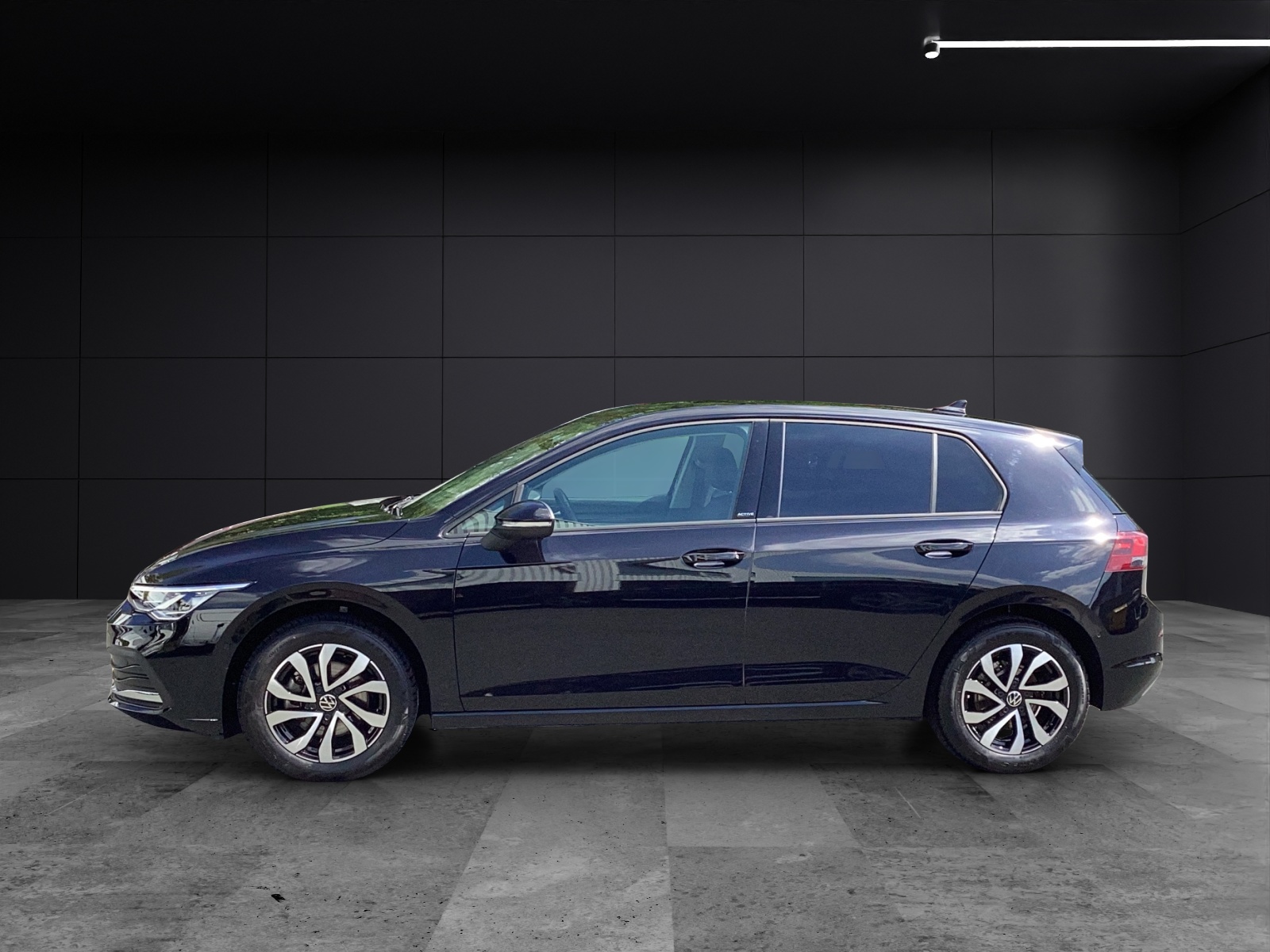 Fahrzeugabbildung Volkswagen Golf VIII eTSI Active DSG LED AHK Navi AID ACC Park-Assist SH LM
