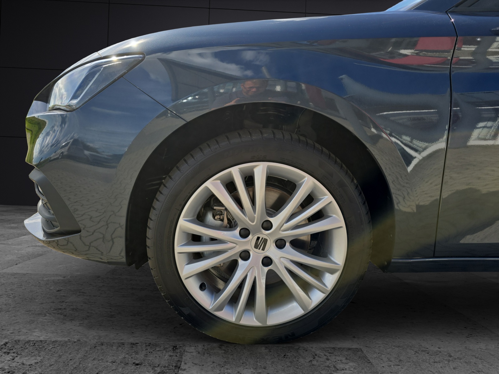 Fahrzeugabbildung SEAT Leon Sportstourer Style 2.0 TDI DSG KLIMA LED