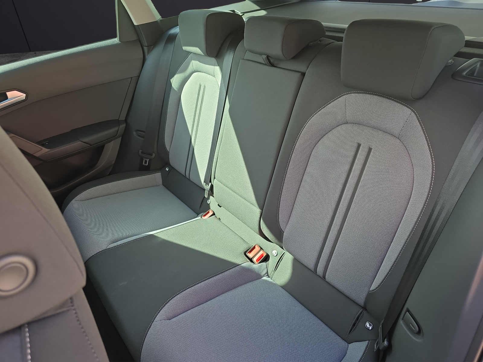 Fahrzeugabbildung SEAT Leon Sportstourer Style 2.0 TDI DSG KLIMA LED