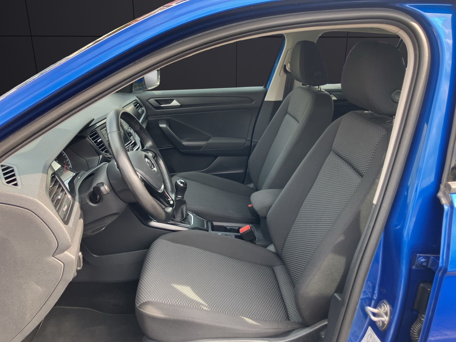 Fahrzeugabbildung Volkswagen T-Roc TSI AHK Climatic ACC PDC SH LM