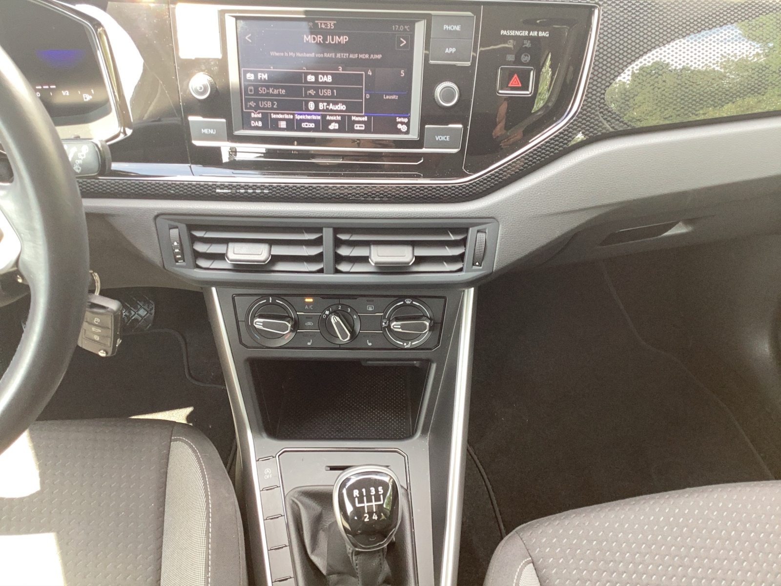 Fahrzeugabbildung Volkswagen Polo TSI Life LED CarPlay AID Klima GRA PDC