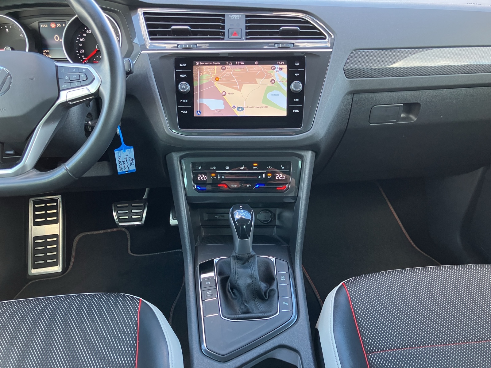 Fahrzeugabbildung Volkswagen Tiguan Life Sport TDI DSG LED ACC AHK SH Ambiente Navi