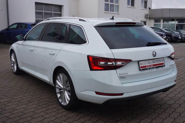 Fahrzeugabbildung SKODA Superb Combi TSI L&K DSG Xenon AHK Navi GRA RFK Leder SH 19