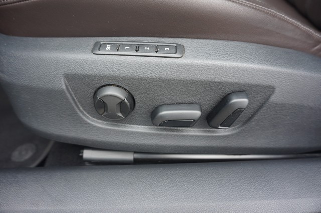 Fahrzeugabbildung SKODA Superb Combi TSI L&K DSG Xenon AHK Navi GRA RFK Leder SH 19