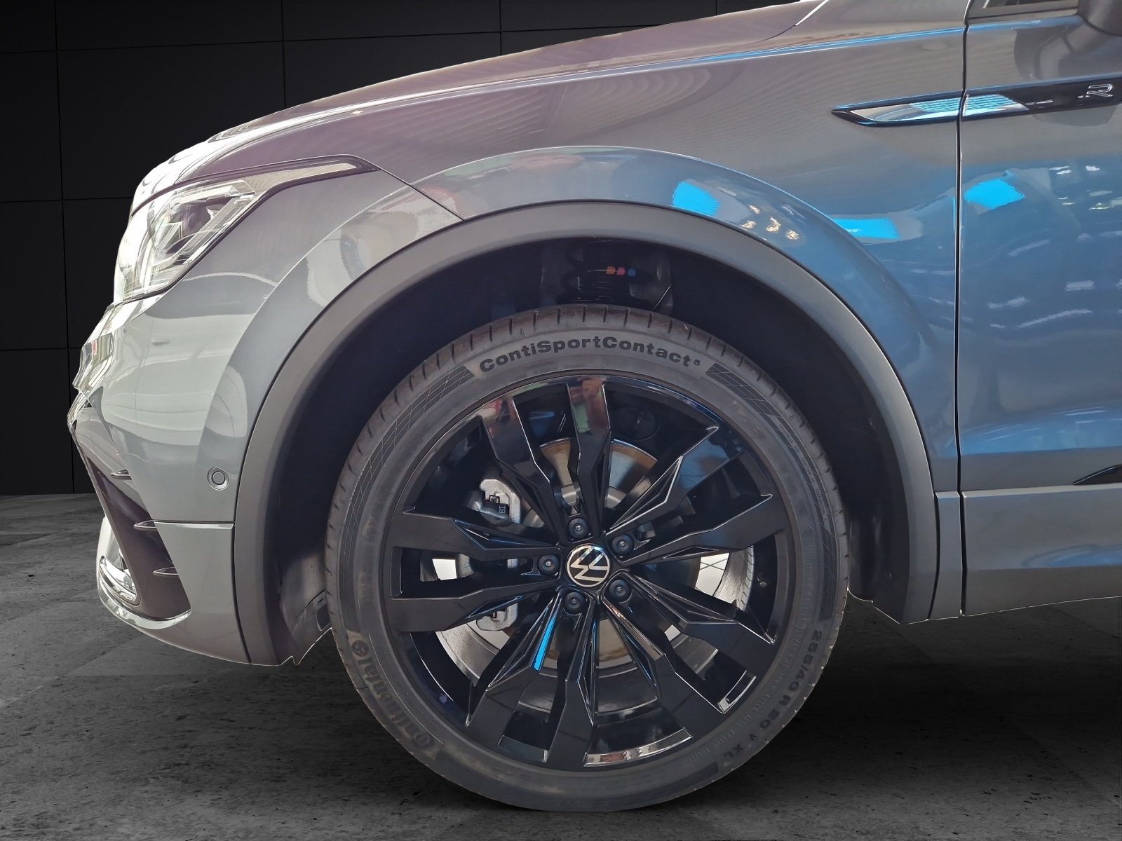 Fahrzeugabbildung Volkswagen Tiguan Allspace R-Line Black 4M 7Si MATRIX ACC 19