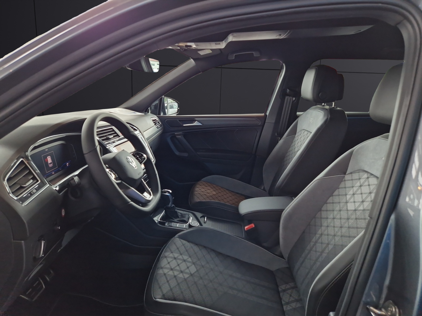 Fahrzeugabbildung Volkswagen Tiguan Allspace R-Line Black 4M 7Si MATRIX ACC 19
