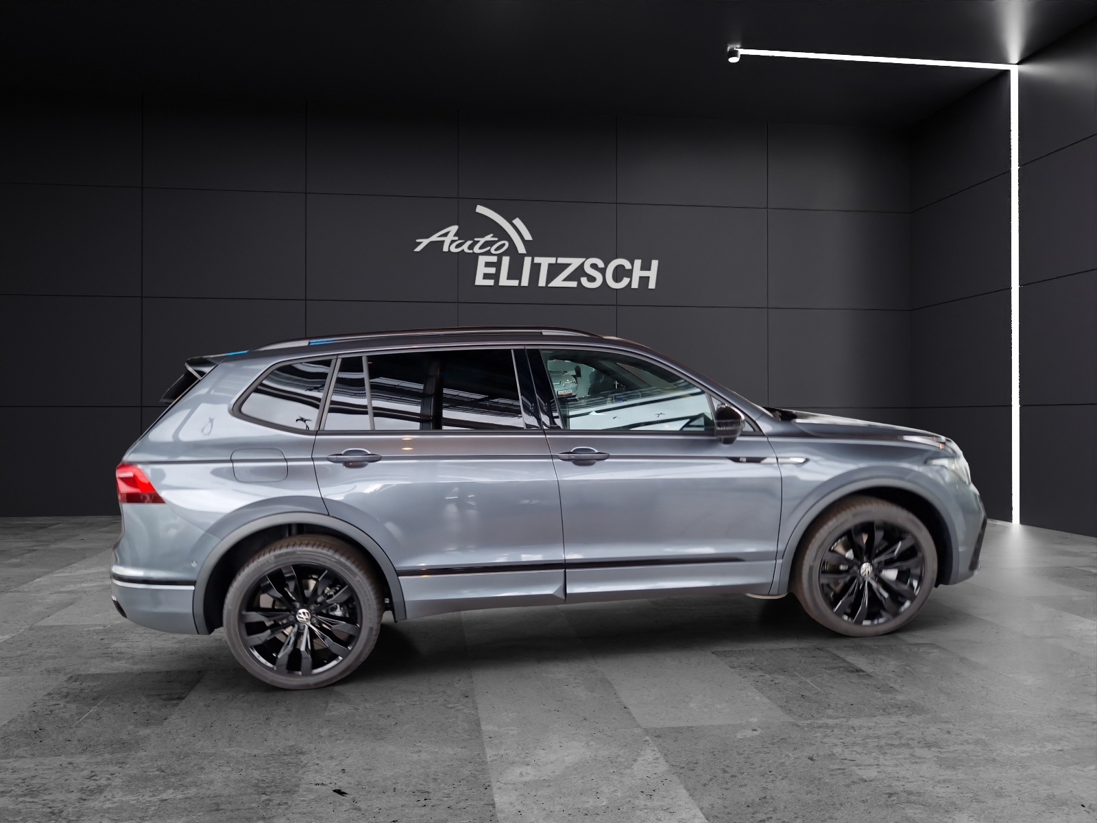 Fahrzeugabbildung Volkswagen Tiguan Allspace R-Line Black 4M 7Si MATRIX ACC 19
