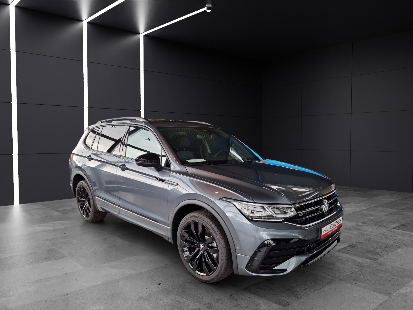 Fahrzeugabbildung Volkswagen Tiguan Allspace R-Line Black 4M 7Si MATRIX ACC 19