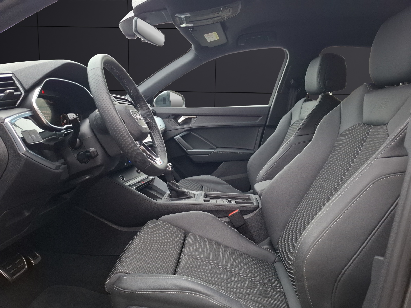 Fahrzeugabbildung Audi Q3 40 TFSI S-line quattro S-tronic LED AHK Navi AVC ACC PDC SH 18