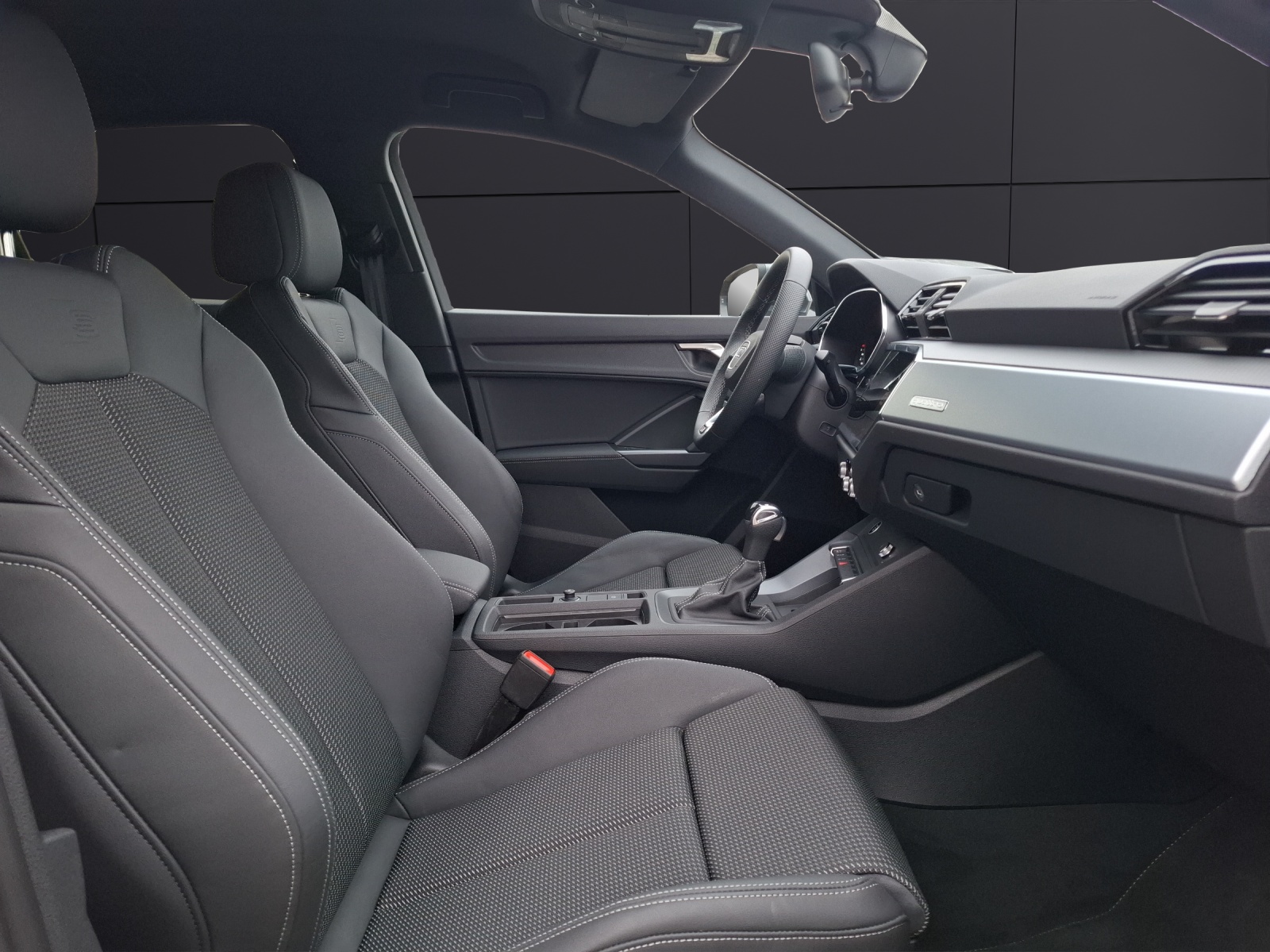 Fahrzeugabbildung Audi Q3 40 TFSI S-line quattro S-tronic LED AHK Navi AVC ACC PDC SH 18